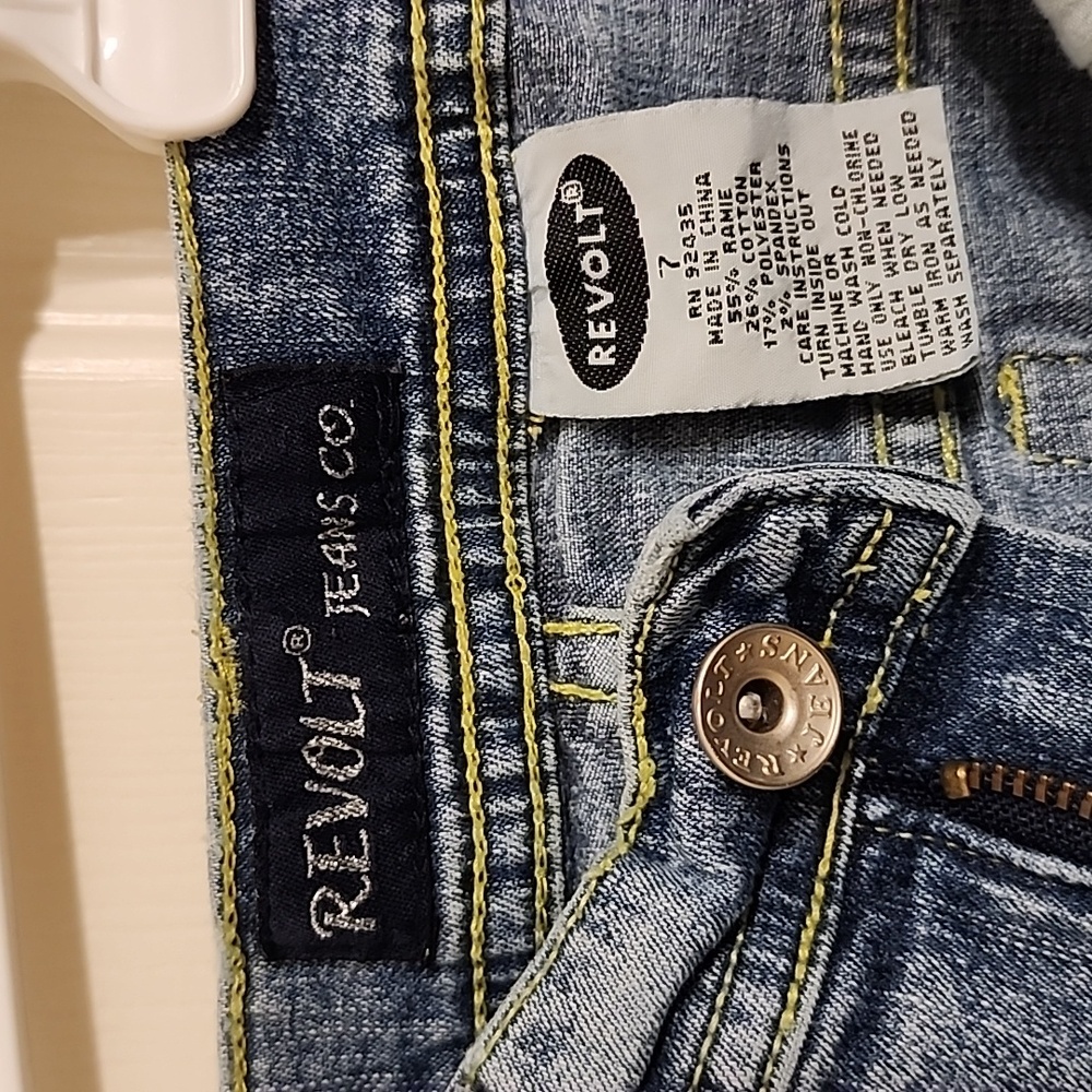 Revolt Jeans - Picture 4 of 4